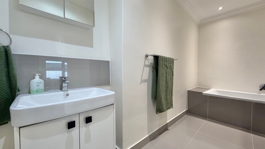 5 Bedroom Property for Sale in Strand Central Western Cape